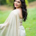 Priyanka Thimmesh Instagram - 💥💝💥💥💝💝💝 ಎಲ್ಲರಿಗೂ ದೀಪಾವಳಿ ಹಬ್ಬದ ಶುಭಾಶಯಗಳು …✨ @rainbow_photography_official all time fav🤩 my buddy …Thanks Kiru for clicking all my photos so beautifully ..😍🤘 #priyankathimmeshofficial #pt