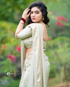Priyanka Thimmesh Instagram - 💥💝💥💥💝💝💝
ಎಲ್ಲರಿಗೂ ದೀಪಾವಳಿ ಹಬ್ಬದ ಶುಭಾಶಯಗಳು …✨

@rainbow_photography_official all time fav🤩 my buddy …Thanks Kiru for clicking all my photos so beautifully ..😍🤘

#priyankathimmeshofficial #pt
