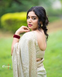 Priyanka Thimmesh Instagram - 💥💝💥💥💝💝💝 ಎಲ್ಲರಿಗೂ ದೀಪಾವಳಿ ಹಬ್ಬದ ಶುಭಾಶಯಗಳು …✨ @rainbow_photography_official all time fav🤩 my buddy …Thanks Kiru for clicking all my photos so beautifully ..😍🤘 #priyankathimmeshofficial #pt