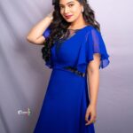 Priyanka Thimmesh Instagram - “Charm” is more than beauty ✨💖 #bluelove💙 #lookscool #happylife #priyankathimmeshofficial @iampriyankaathimmesh @rainbow_photography_official @makeupstoriesbysumachikkegowda @shimmer_designer_studio @rent_bridal_jewellery