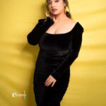 Priyanka Thimmesh Instagram - “I love all black clothing. I think it's timeless and beautiful" 🖤🖤🖤🐝 @iampriyankaathimmesh @rainbow_photography_official @makeupstoriesbysumachikkegowda #iampriyankathimmeshoffical #priyankathimmesh