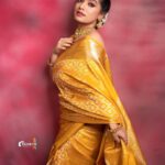 Priyanka Thimmesh Instagram - Life is short. Let my pallu be long!🫡😁👀 @iampriyankaathimmesh 📸 ; @rainbow_photography_official MUA 💄; @makeupstoriesbysumachikkegowda 🎀hair sty; #rukmini Designer👗 ; @shimmer_designer_studio & @mathura_creations Jewels 💎 ; @rent_bridal_jewellery #priyankathimmeshofficial #saregirl #traditional #instagram #instalike #instalove