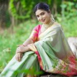 Priyanka Thimmesh Instagram - “When you make peace with yourself, you make peace with the world.” 🤩 @iampriyankaathimmesh #priyankathimmeshofficial Click by 📸: @rainbow_photography_official thank u kiru ..your are the best 🤩💖 #sareelove #sareegirl #traditionalwear #instagood #instagram #happysoul❤️ #peaceofmind #loveoflife #emotional #strongwomen 🥰💖