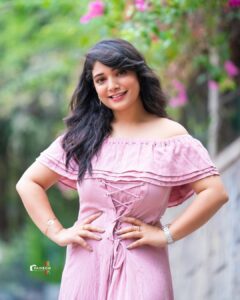 Priyanka Thimmesh Instagram - Let your soul shine like gold..✨💖 📸 by @rainbow_photography_official 😘💐 @iampriyankaathimmesh #priyankathimmeshofficial #happysoul ❤️🪔