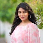 Priyanka Thimmesh Instagram - ✨ shine on 🤍🤍🤍💖 Good evening ✨💖 @rainbow_photography_official so good clicks 📸.. thankz again 💌 @iampriyankaathimmesh #priyankathimmeshofficial #happysoul ❤️