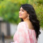 Priyanka Thimmesh Instagram - ✨ shine on 🤍🤍🤍💖 Good evening ✨💖 @rainbow_photography_official so good clicks 📸.. thankz again 💌 @iampriyankaathimmesh #priyankathimmeshofficial #happysoul ❤️