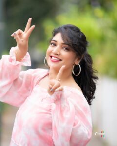 Priyanka Thimmesh Instagram - ✨ shine on 🤍🤍🤍💖
Good evening ✨💖

@rainbow_photography_official so good clicks 📸.. thankz again 💌

@iampriyankaathimmesh 
#priyankathimmeshofficial 
#happysoul ❤️