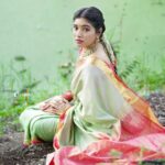 Priyanka Thimmesh Instagram - “When you make peace with yourself, you make peace with the world.” 🤩 @iampriyankaathimmesh #priyankathimmeshofficial Click by 📸: @rainbow_photography_official thank u kiru ..your are the best 🤩💖 #sareelove #sareegirl #traditionalwear #instagood #instagram #happysoul❤️ #peaceofmind #loveoflife #emotional #strongwomen 🥰💖