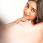 Priyanka Thimmesh Instagram - 💖✨ Photography @bhagathmakka Desginer by @lakshana_label Makeup & hair @iglambeautystudiochennai @iampriyankaathimmesh #priyankathimmeshofficial #priyankathimmesh #pinklove