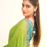 Priyanka Thimmesh Instagram - 💚✨ Photography @bhagathmakka Desginer by @lakshana_label Makeup & hair @iglambeautystudiochennai @iampriyankaathimmesh #priyankathimmeshofficial #priyankathimmesh #greenlove