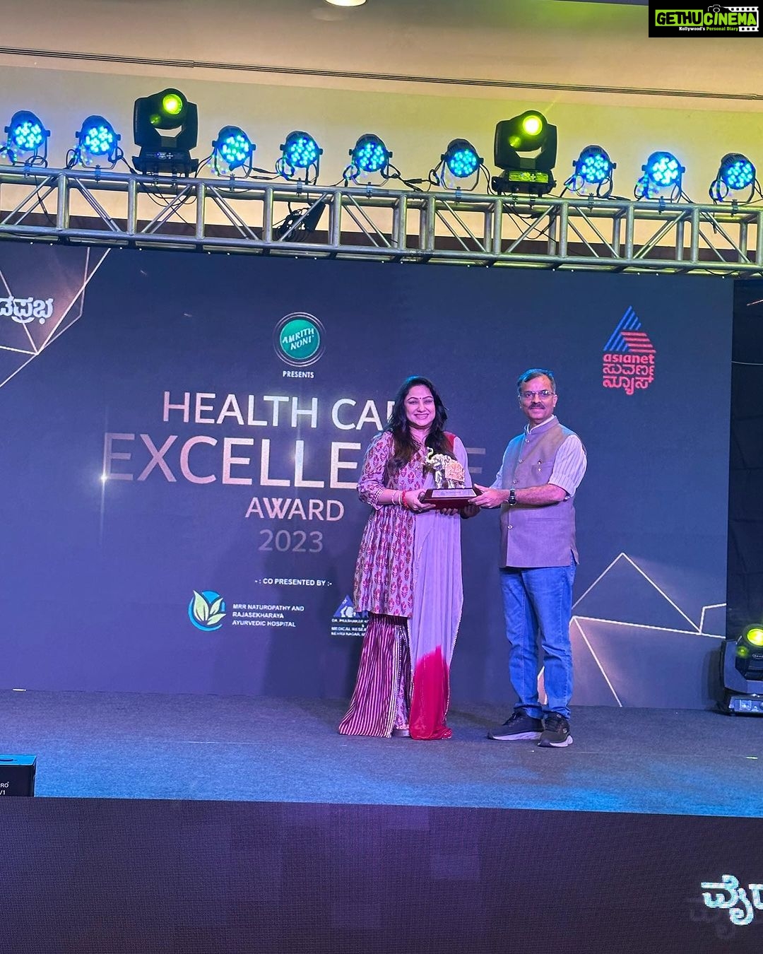 Priyanka Upendra Instagram - Asianet Suvarna News and Kannada Prabha held the very first Excellence In Health Care Awards 2023. It was indeed an honour to be a part of this thoughtful initiative. #healthcareexcellenceawards #asianetsuvarnanews #kannadaprabha #doctors #healthcare #karnataka
