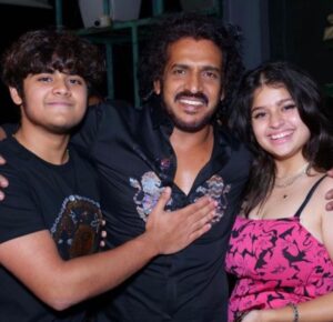 Priyanka Upendra Instagram - People ask me if you’re a better actor or director..I think the role you play best is as Papa !! Happy Fathers ‘ Day to you ! @nimmaupendra @aayushupendra