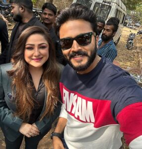 Priyanka Upendra Instagram - Wishing you a wonderful year ahead filled with joy , success and good health! Happy birthday @vijaysuriya_07 🤗🎉💐