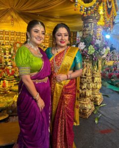 Priyanka Upendra Instagram - Wishing everyone a blessed and happy Navratri 🙏🏻 @thereallathajaiprakash