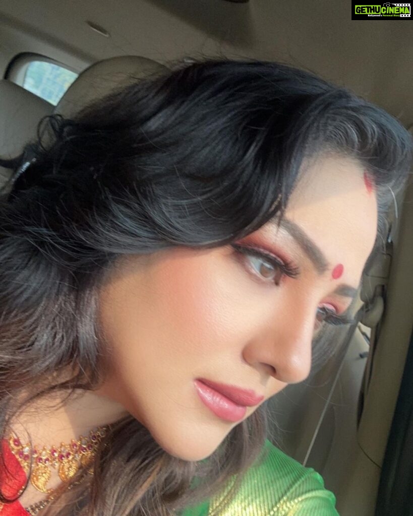 Priyanka Upendra Instagram - Shubho Maha Panchami 🙏🏻