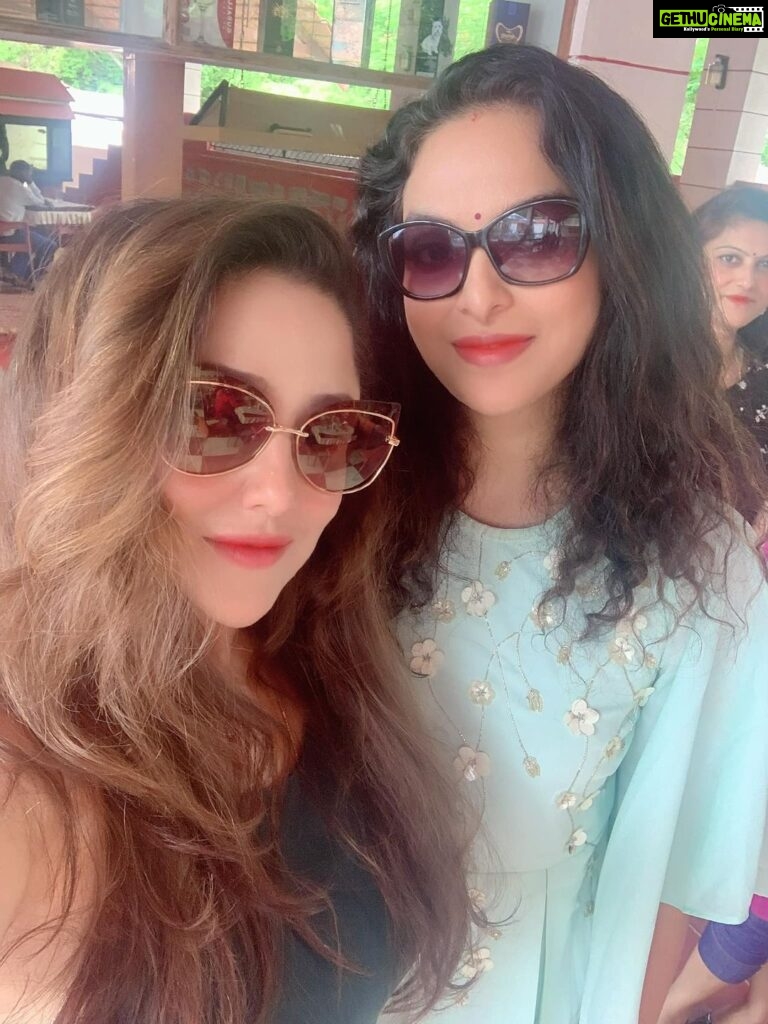 Priyanka Upendra Instagram - Happy birthday dearest Pallavi..May the new year bring lots of happiness, blessings and laughter!! You know I love you right♥️🧿 @pallavigurukiran