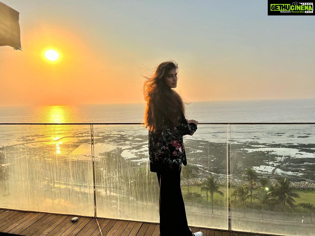 Puja Gupta Instagram - To new beginnings… 🧿 Bandra Band Stand
