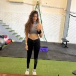 Puja Gupta Instagram - Today they made my workout so Christmassy thank u guys @6262fitness @su_raj_g 🎄 Mumbai, Maharashtra