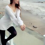 Puja Gupta Instagram - “The sound and smell of the sea cleanses my soul.” 🌊 Malibu, California