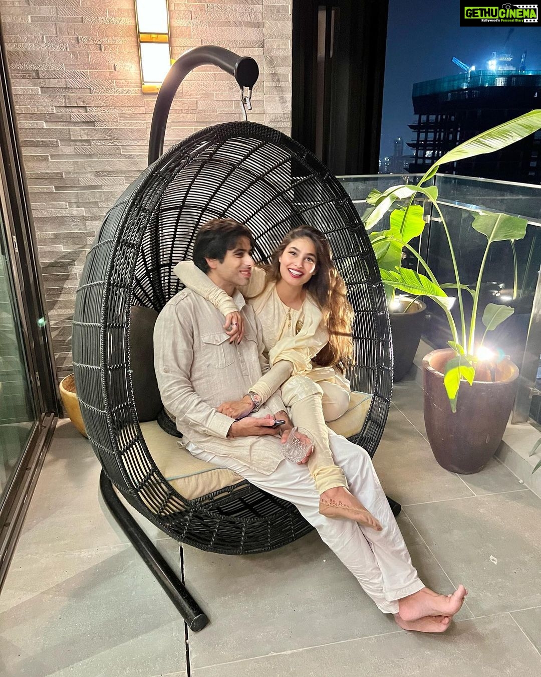Puja Gupta Instagram - One can find love in life but to find love and live wth it at peace is what u mean to me “You are my peace “ Thank you for being mine Happy 3rd my love @varun_talukdar ♾ ♥️ Srinagar, Jammu and Kashmir