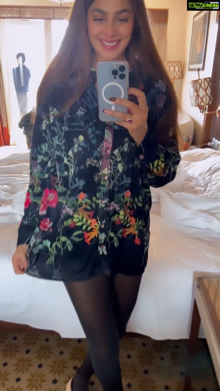 Puja Gupta Instagram - Today’s outfit by my mil 👗 Nina Talukdar Xoxo Gulmarg