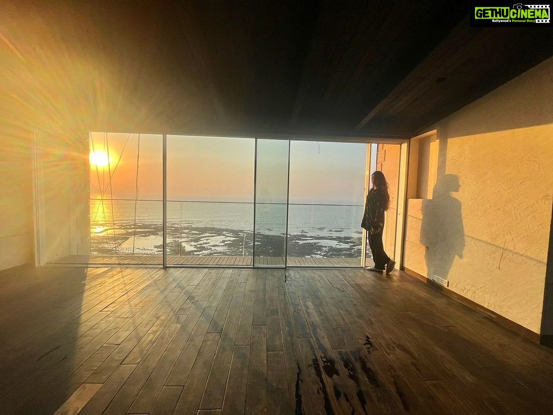 Puja Gupta Instagram - To new beginnings… 🧿 Bandra Band Stand