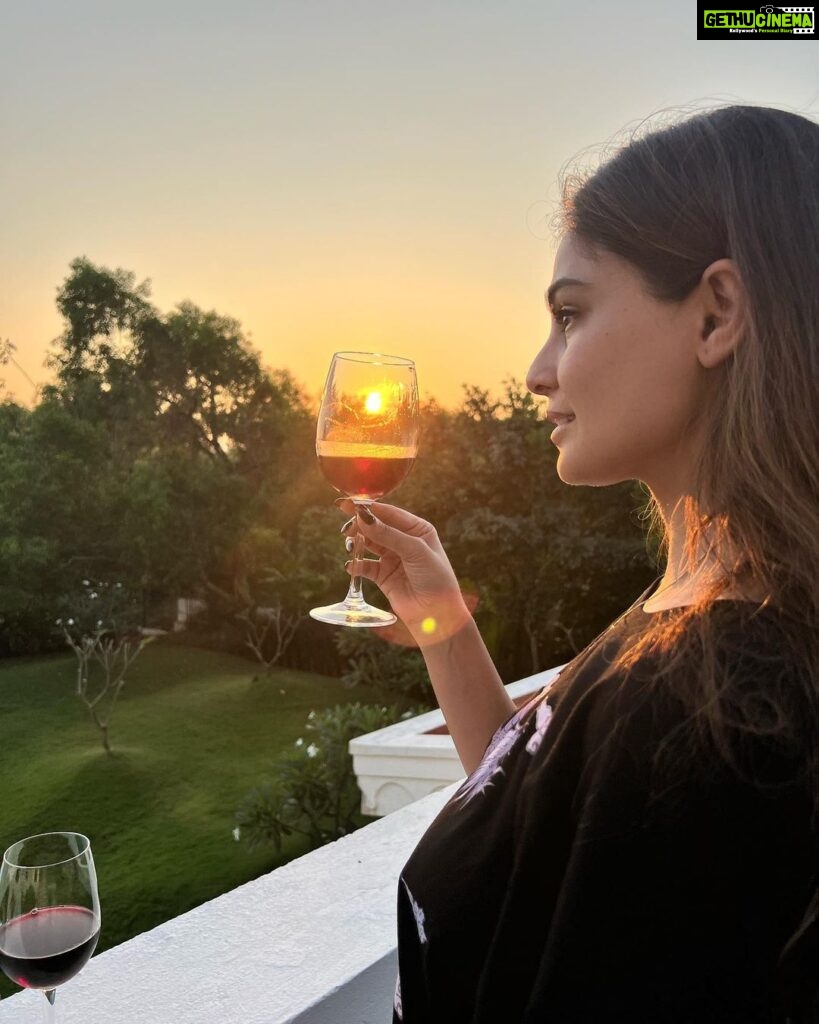 Puja Gupta Instagram - Pour me some sunset 🌝 Assagao, Goa
