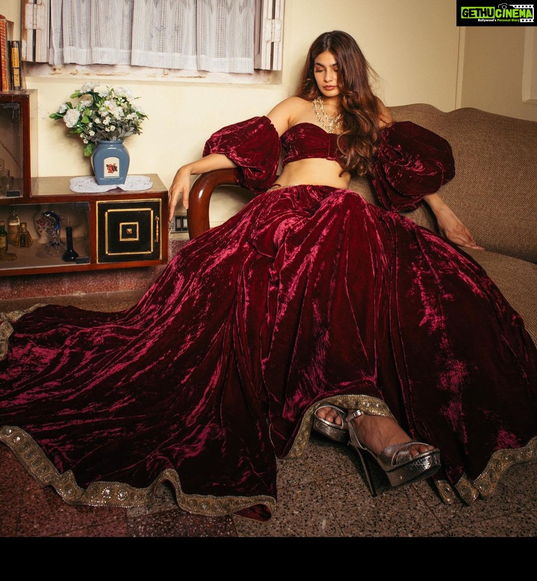 Puja Gupta Instagram - December vibes 👸 👗 @shehlaakhan Mumbai, Maharashtra