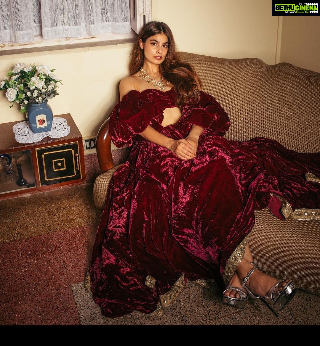Puja Gupta Instagram - December vibes 👸 👗 @shehlaakhan Mumbai, Maharashtra