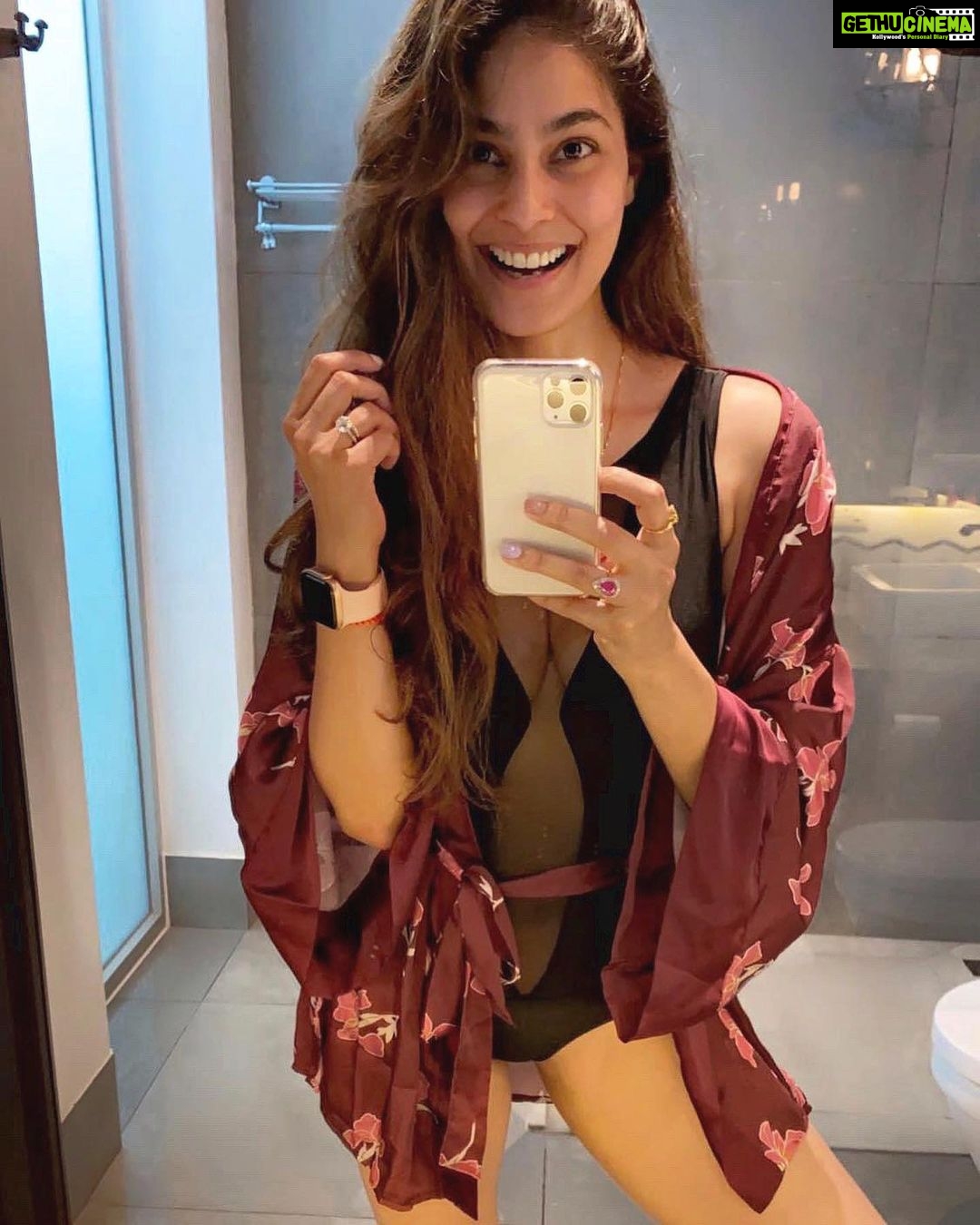 Puja Gupta Instagram - Choose to shine ✨ ✨ ✨ Home Sweet Home ;))
