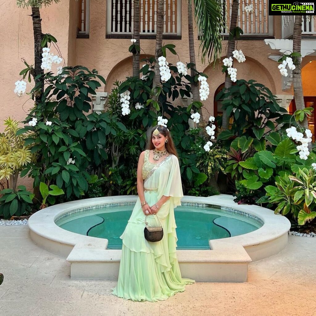 Puja Gupta Instagram - Wearing my gals attire @riddhimajithiaofficial and Jewellery by @golecha_jewels Mar-a-Lago