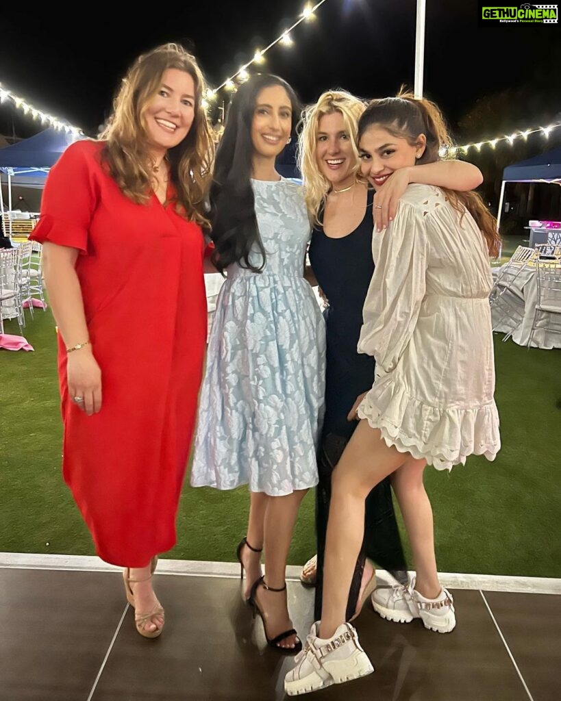 Puja Gupta Instagram - Finally we all together - all my fav gals in one 🖼 @tinakarajerry @njerrrrr @_nbansal Xoxoxo Admiral's Cove