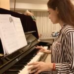Puja Gupta Instagram - Practice makes human perfect but not me Only getting worse Imma make sure my piano sir is blocked from this post 😂 Oh well I will get there eventually 🎹 🎼 🎶 Mumbai, Maharashtra