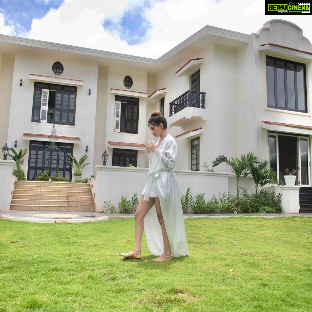 Puja Gupta Instagram - When you look at me , when you think of me , I am in paradise 🕊🕊🕊 Assagao, Goa