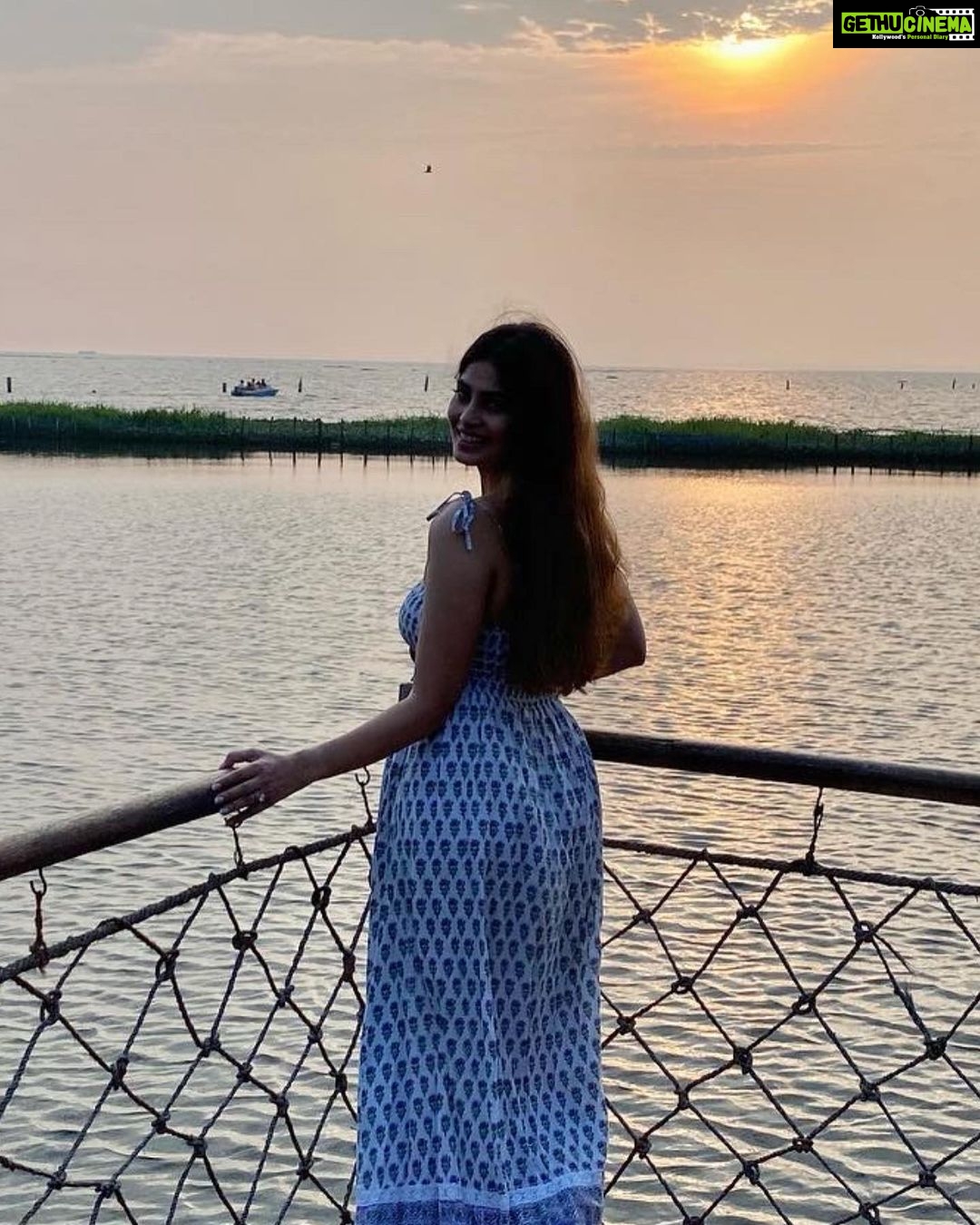 Puja Gupta Instagram - Sunset state of mind 🌝