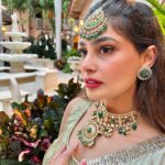 Puja Gupta Instagram - 👗 @riddhimajithiaofficial 💎 @golecha_jewels Mar-a-Lago