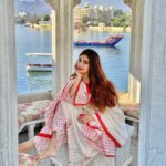 Puja Gupta Instagram - Thoda Sukoon bhi dhoondiye janab. Yeh zarooratien toh kabhi khatam nahi hogi. Gulzar Saheb…