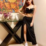 Puja Gupta Instagram - Friyaaaay 🖤 Home Sweet Home