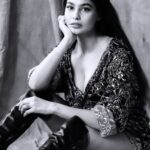 Puja Gupta Instagram - Thoda sukoon bhi dhoondiye janaab. Yeh zarooratein toh kabhi khatam nahi hogi. Gulzar saheb … 📸 @sanjaydubeyphotography Movement Sanctuary