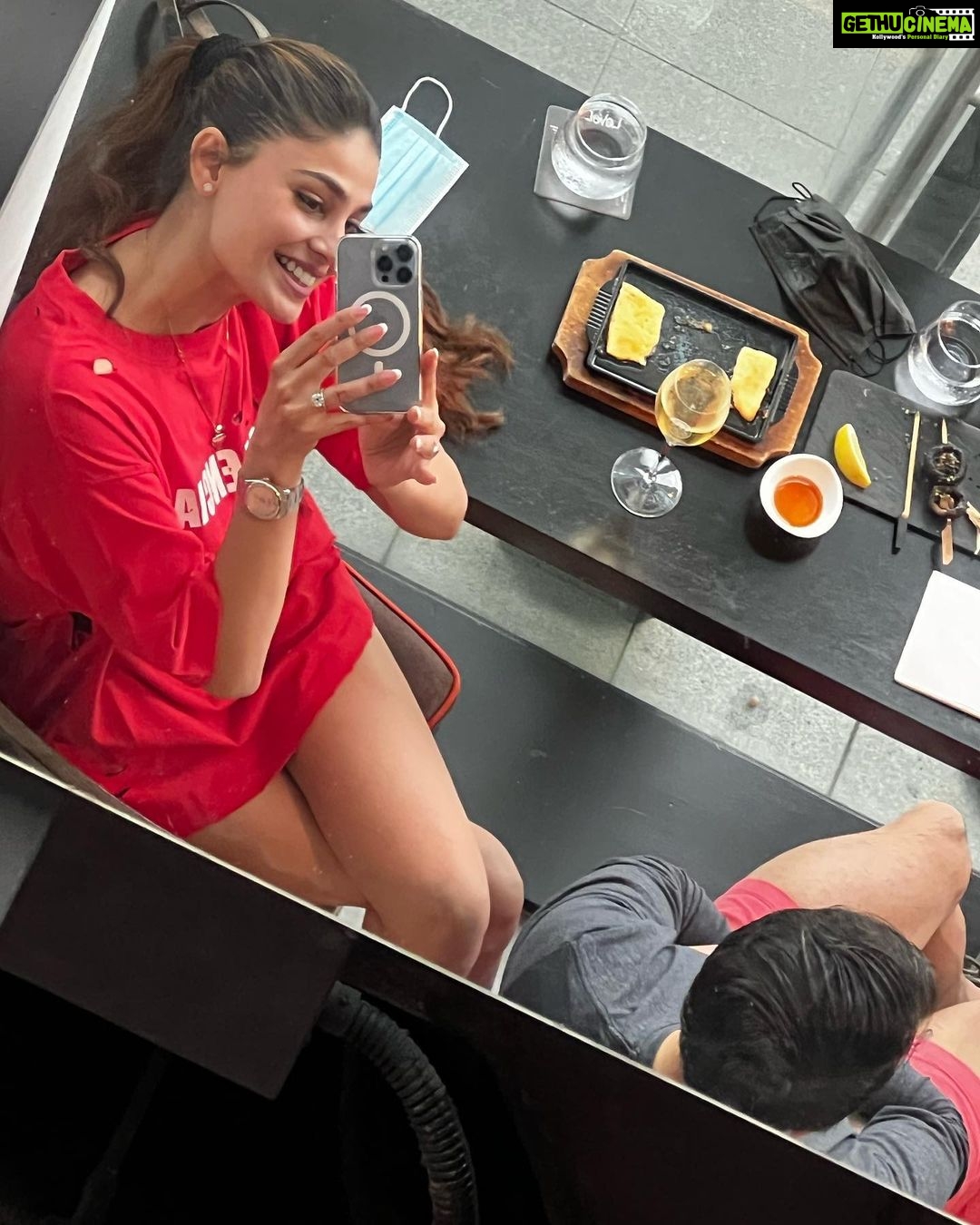 Puja Gupta Instagram - Singapore Bound 🦦 LeVeL33 Craft-Brewery Restaurant & Lounge