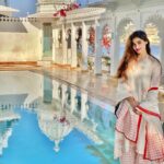 Puja Gupta Instagram - Thoda Sukoon bhi dhoondiye janab. Yeh zarooratien toh kabhi khatam nahi hogi. Gulzar Saheb…