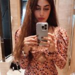 Puja Gupta Instagram - I have gained solid 6 pounds on my vacay this trip zero workout cause I hurt my back bad bad and no one believe me but it is true 6 pounds so for the first time imma show u diff this is before pic I’m posting I shall post in a month same bodysuit pic and u see the diff urself Back to intermittent, good choices of food , portion control One month target 🎯 Mumbai, Maharashtra