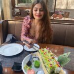 Puja Gupta Instagram - Loved my indulgent stay at Conrad Pune.. from trying my hand at making sushi and Thai martinis, to savouring a strawberry themed high tea, a delicious asian lunch and Italian dinner at their all new rooftop restaurant Al Di La… and for once …sleeping in late …. it’s been a fun, decadent getaway! Definitely recommending this beautiful property for visits to Pune! @conradpune @criessepr