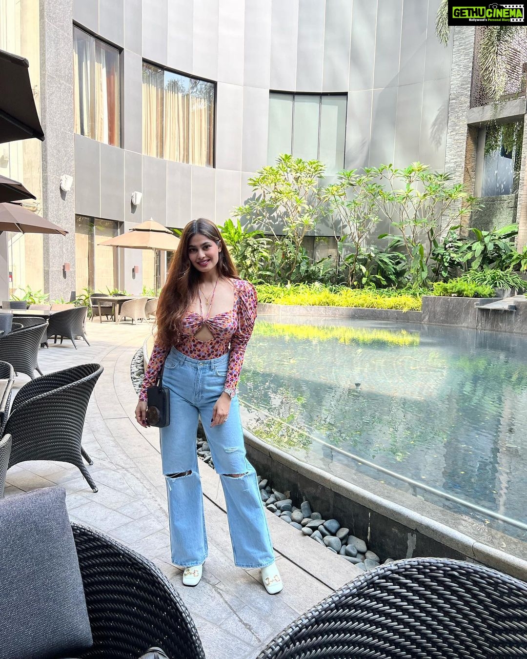 Puja Gupta Instagram - Loved my indulgent stay at Conrad Pune.. from trying my hand at making sushi and Thai martinis, to savouring a strawberry themed high tea, a delicious asian lunch and Italian dinner at their all new rooftop restaurant Al Di La… and for once …sleeping in late …. it’s been a fun, decadent getaway! Definitely recommending this beautiful property for visits to Pune! @conradpune @criessepr