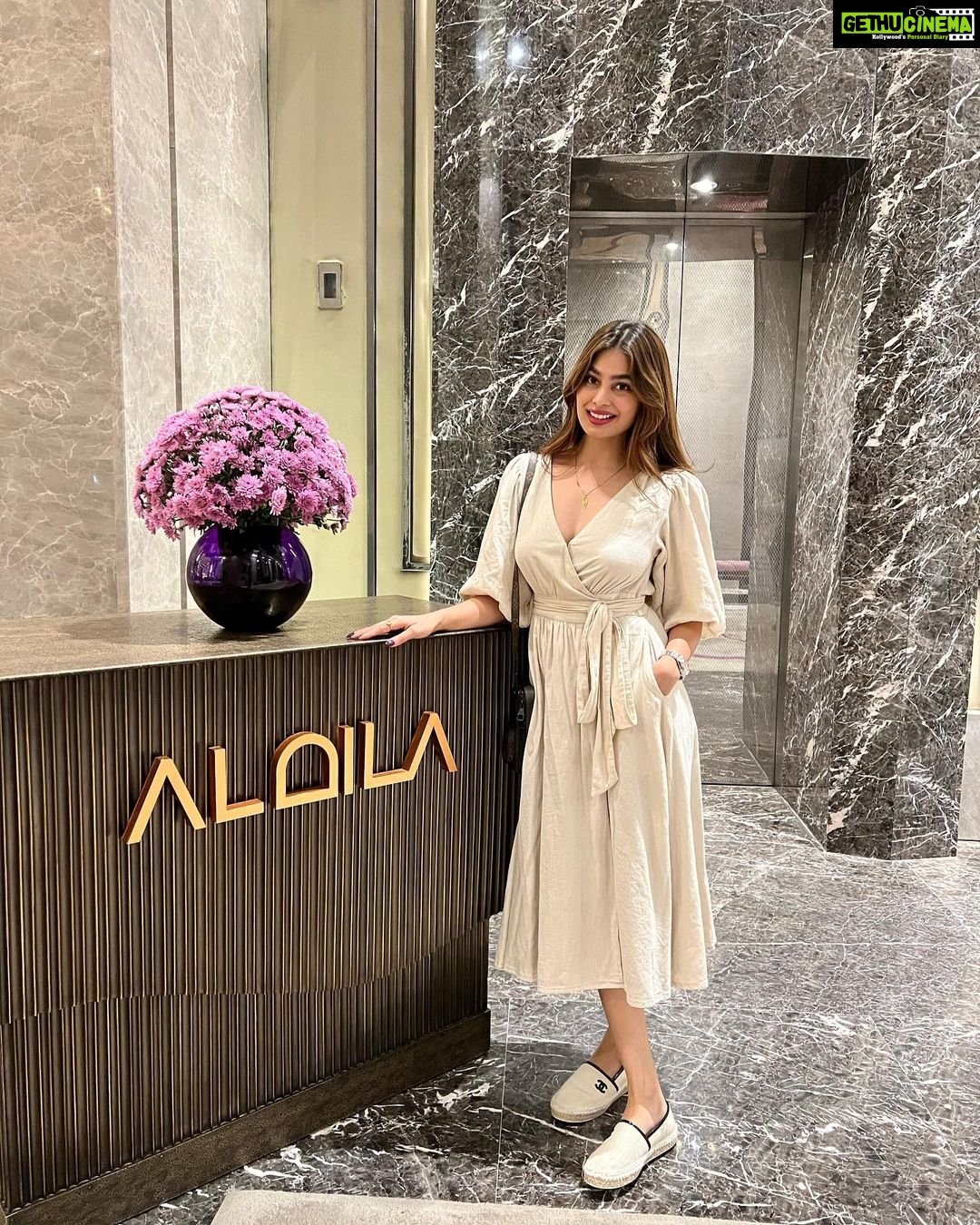 Puja Gupta Instagram - Loved my indulgent stay at Conrad Pune.. from trying my hand at making sushi and Thai martinis, to savouring a strawberry themed high tea, a delicious asian lunch and Italian dinner at their all new rooftop restaurant Al Di La… and for once …sleeping in late …. it’s been a fun, decadent getaway! Definitely recommending this beautiful property for visits to Pune! @conradpune @criessepr