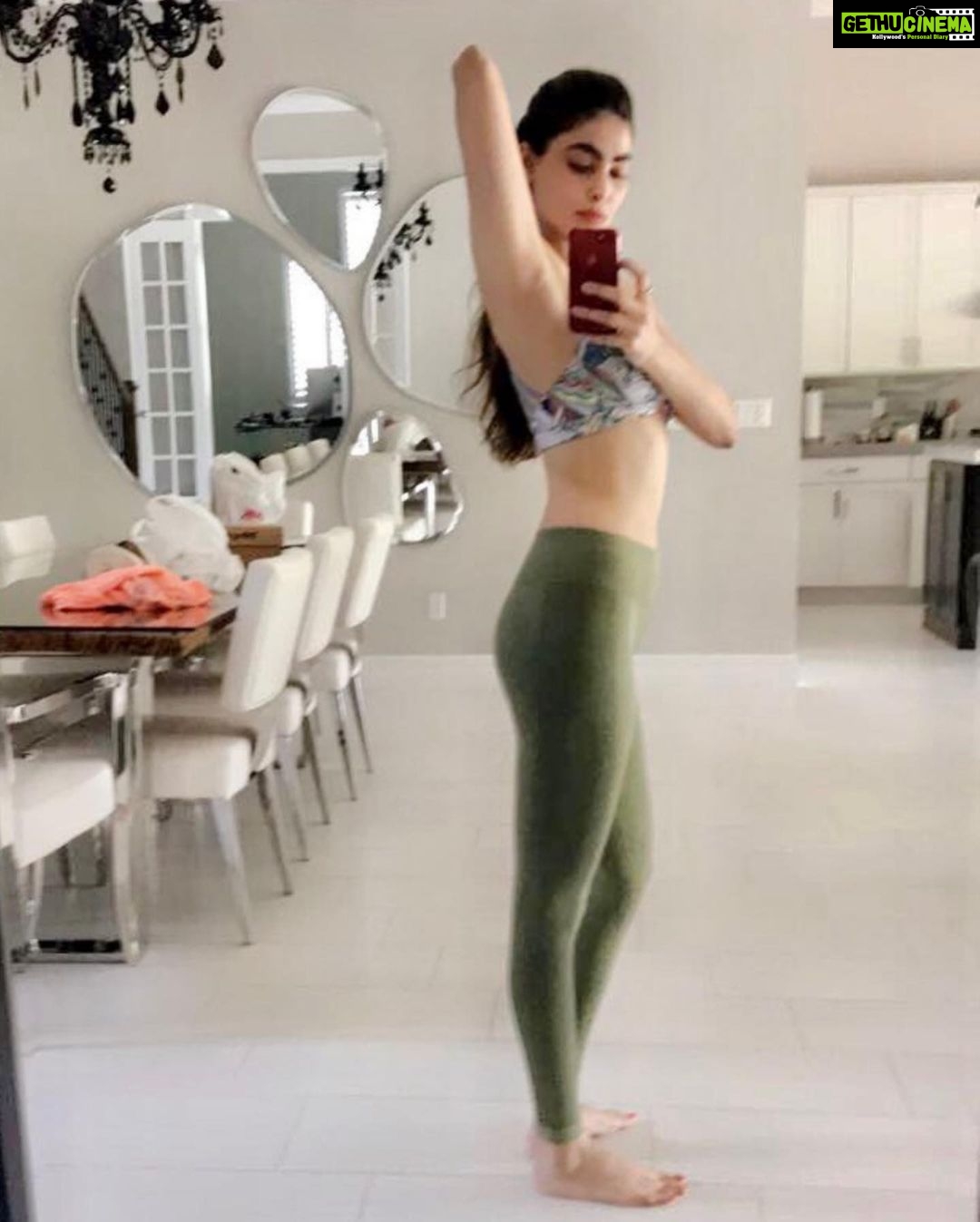 Puja Gupta Instagram - Just another Manic Monday π€Έπ»ββοΈπ€Έπ»ββοΈπ€Έπ»ββοΈ