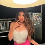 Puja Gupta Instagram - Come come barbie let’s go party 🎉 Make up and hair @painted_by_sang Jewellery by @darshanaasanjanaajewellers
