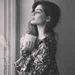 Puja Gupta Instagram - Ye lamhe ye pal hum barso Yaad karenge.. Ye mausam chale gayien to , hum fariyaad karenge 🎼 🎶 🎵 Mood ☕️ Home Sweet Home