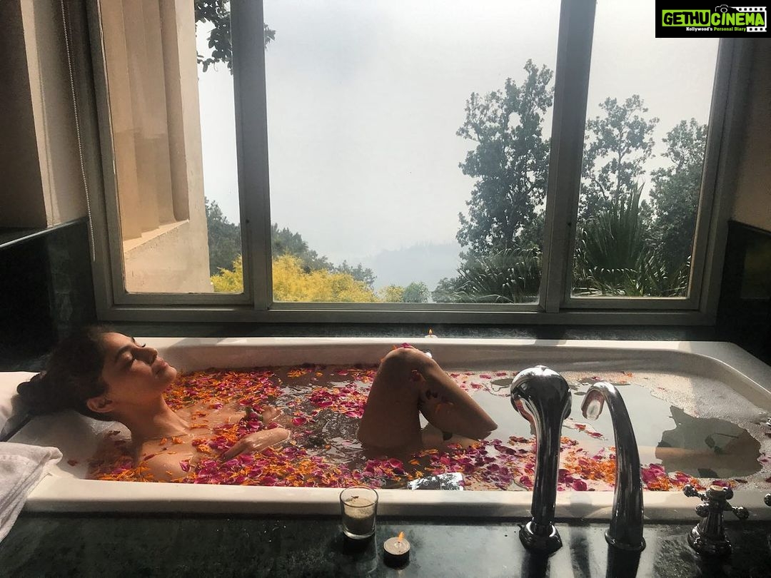 Puja Gupta Instagram - Hello weekend - I missed u 🛀