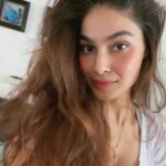 Puja Gupta Instagram - Home Bound - it’s been tough to motivate myself and manage to get up and say today will be amazing day - scary to read stuff on news and hear stories . I’m doing my bit by staying home - staying positive and wearing a mask if I have to run essential errands - we can’t change certain things around us but we can change us by doing our bit I’m praying this is over soon and we all have our normal lives back . Sending good energies to my India 🇮🇳 and myself Big hug to everyone who is reading this We got this guys Xoxoxo Mumbai, Maharashtra